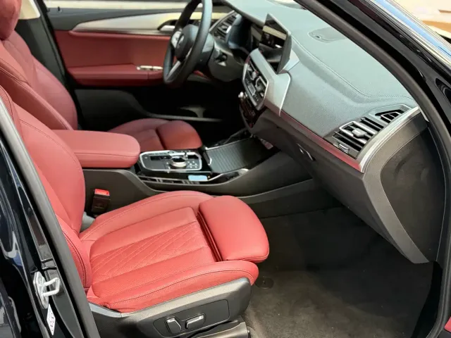 BMW iX3 — Фото автомобиля 7