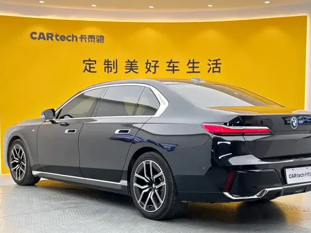 BMW 7 Series — Фото автомобиля 6