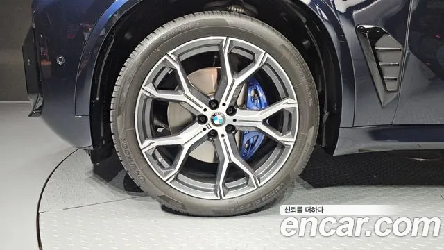 BMW X5 xDrive 40i M Sport — Фото автомобиля 5