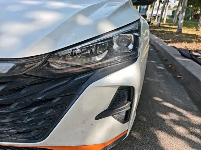 Dongfeng Yixuan — Фото автомобиля 23
