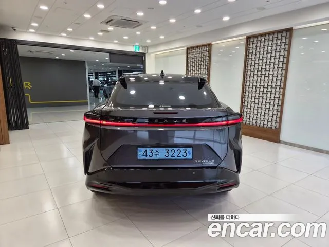 Lexus RZ RZ450e — Фото автомобиля 4