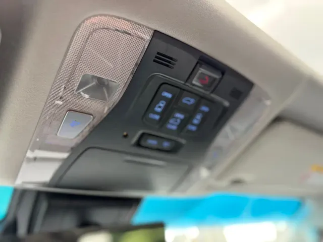 Toyota Vellfire — Фото автомобиля 30