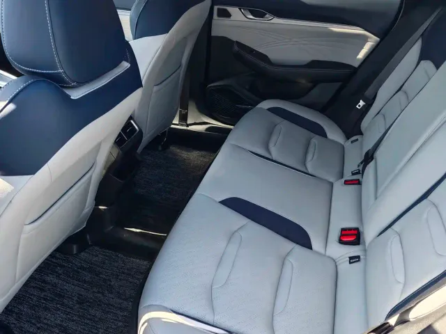 Geely Xingrui — Фото автомобиля 8