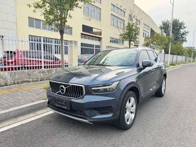 Фотография автомобиля — Volvo XC40