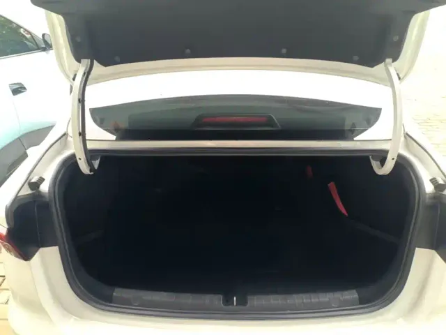 Geely Emgrand — Фото автомобиля 18