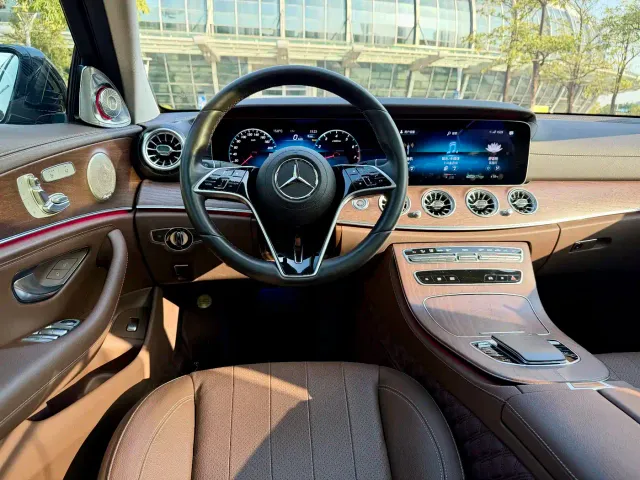 Mercedes-Benz E-Class — Фото автомобиля 6