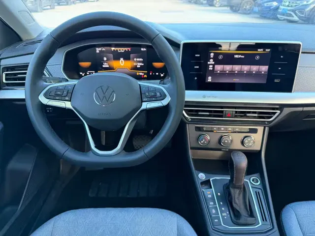 Volkswagen Lavida — Фото автомобиля 9