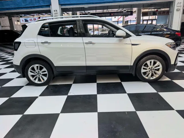 Volkswagen T-Cross — Фото автомобиля 4