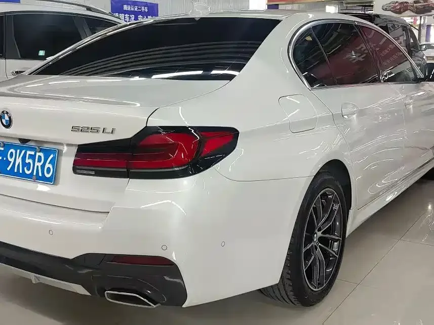 BMW BMW 5 Series 2022 525Li M Sport Package — Фото автомобиля 2
