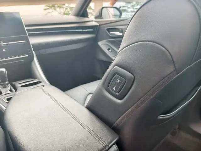 Toyota Avalon — Фото автомобиля 12