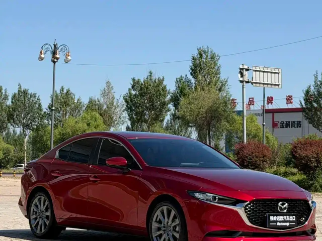Mazda Axela — Фото автомобиля 3