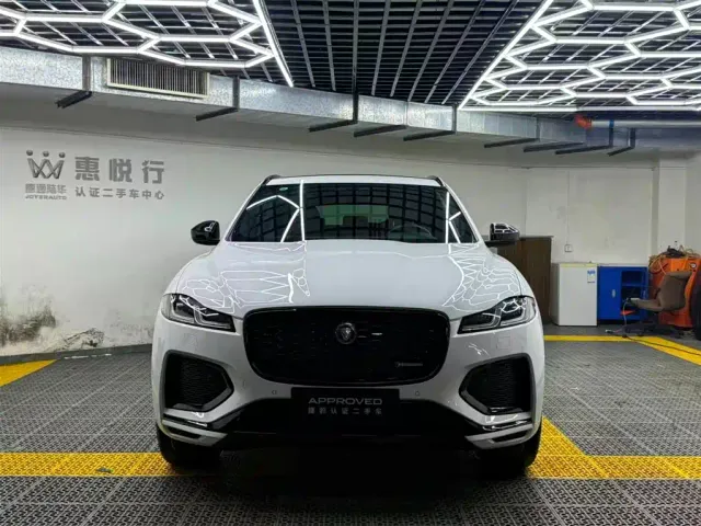 Jaguar F-Pace — Фото автомобиля 2