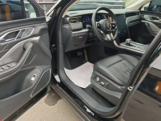 Hongqi HS7 PHEV — Фото автомобиля 15