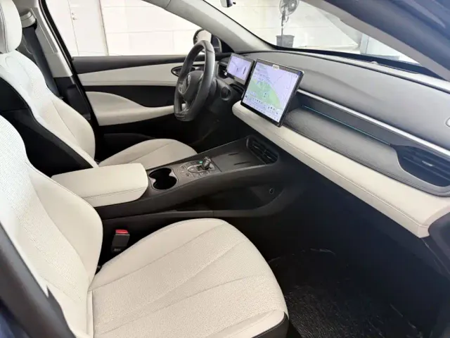 BYD Seal 05 DM-i — Фото автомобиля 17