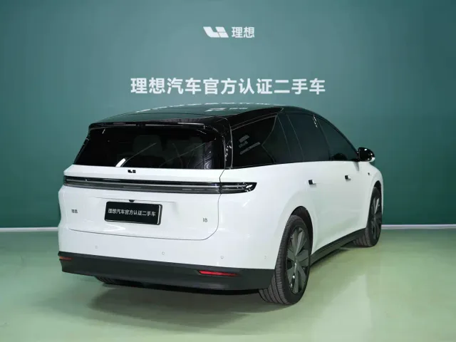 Li Auto i8 — Фото автомобиля 3