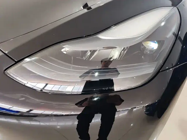 Tesla Model Y — Фото автомобиля 23