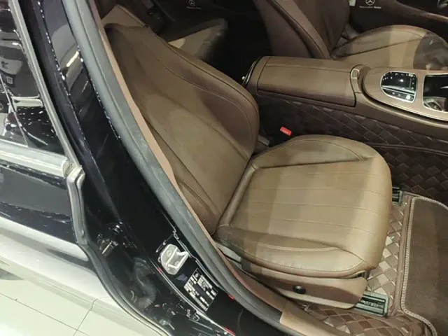Mercedes-Benz E-Class — Фото автомобиля 24