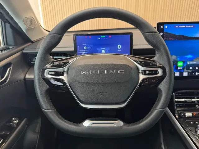 Wuling Starlight — Фото автомобиля 7