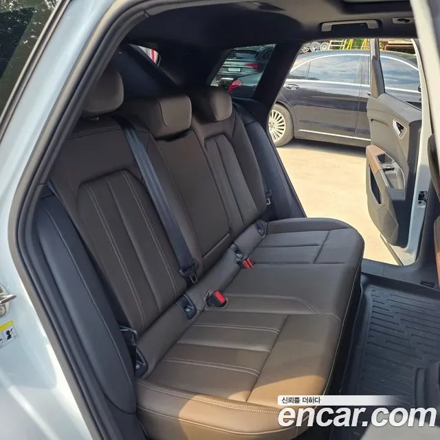 Audi Q4 e-tron F4 — Фото автомобиля 19