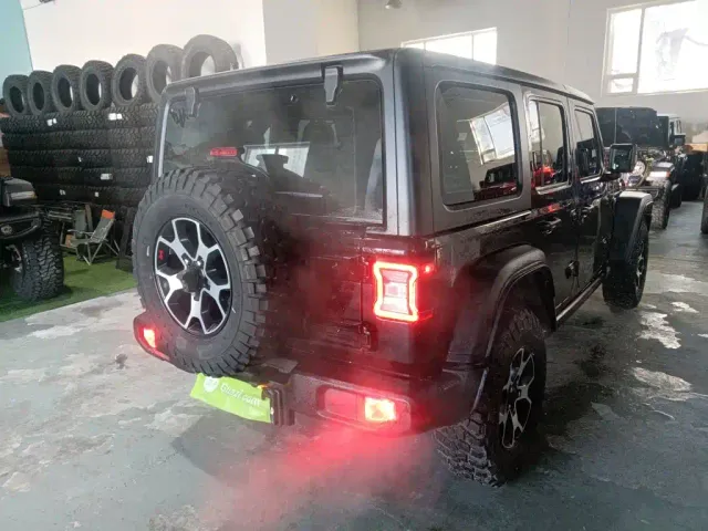 Jeep Wrangler — Фото автомобиля 5