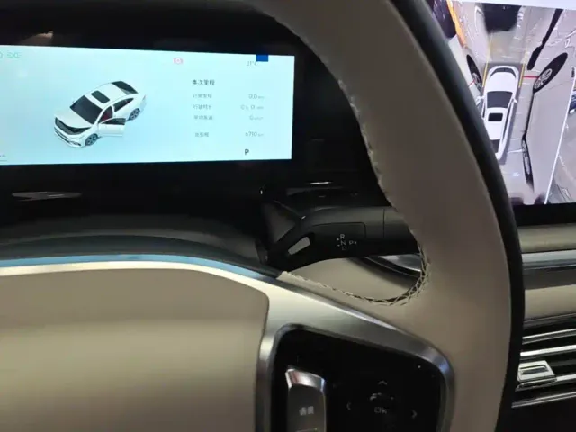 Geely Galaxy Stellar 6 — Фото автомобиля 13