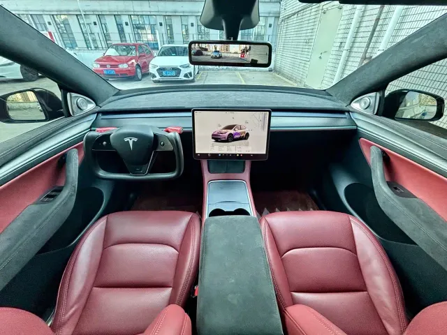 Tesla Model Y — Фото автомобиля 11