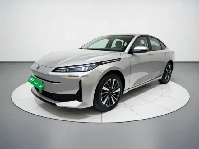 Фотография автомобиля — Changan Qiyuan A05