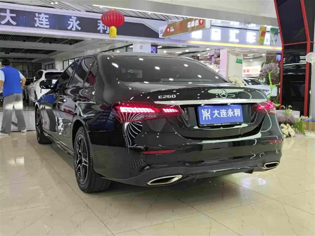 Mercedes-Benz E-Class — Фото автомобиля 18