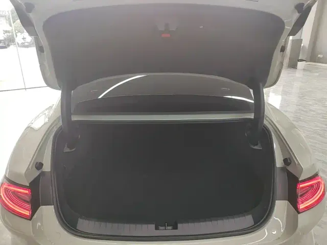 Xiaomi SU7 — Фото автомобиля 18