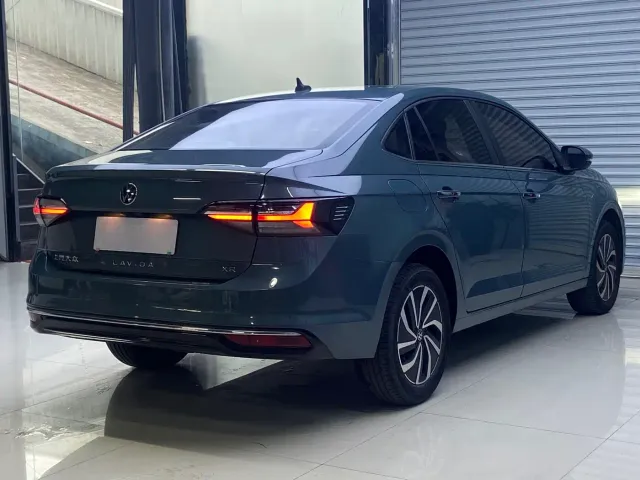 Volkswagen Lavida — Фото автомобиля 7