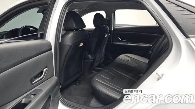 Hyundai AVANTE Avante (CN7) — Фото автомобиля 12