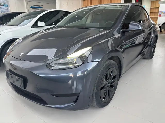 Фотография автомобиля — Tesla Model Y