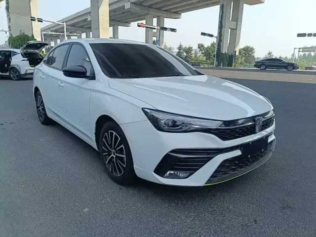 Roewe i5 — Фото автомобиля 3