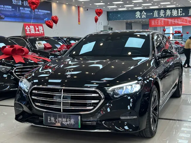 Mercedes-Benz E-Class — Фото автомобиля 2