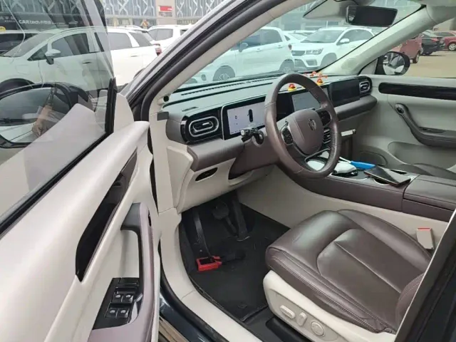 Leapmotor Leapmotor C11 2023 Range Extender 180 Comfort Edition — Фото автомобиля 15