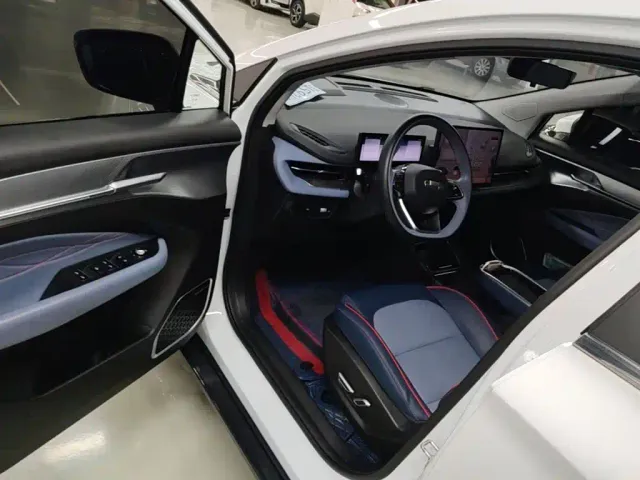 Geely Geometry M6 — Фото автомобиля 15