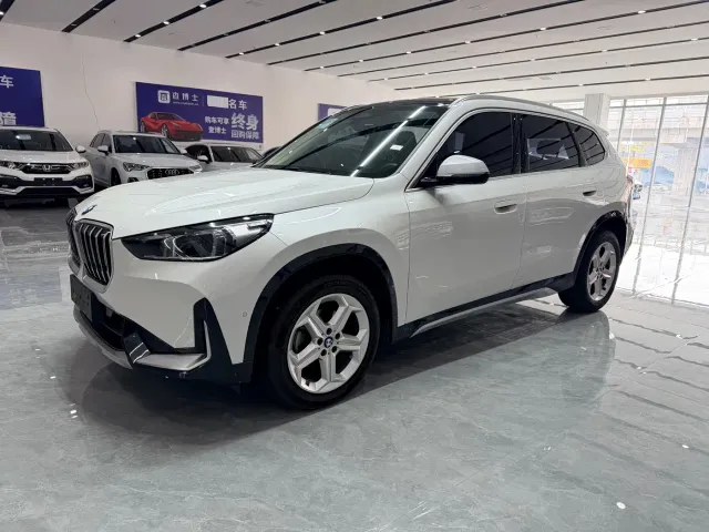 Фотография автомобиля — BMW X1
