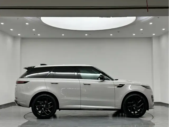 Land Rover Range Rover Sport — Фото автомобиля 4