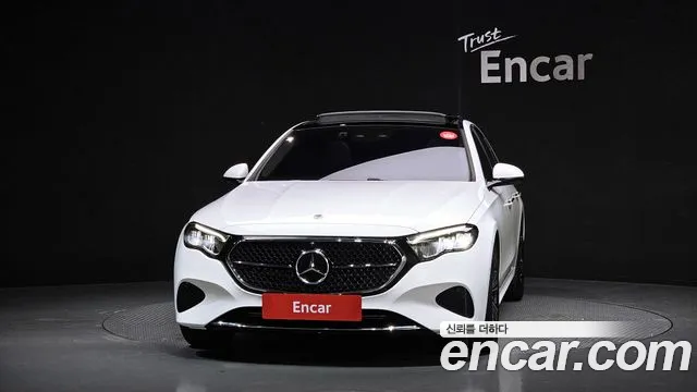 Mercedes-Benz E-Class — Фото автомобиля 3