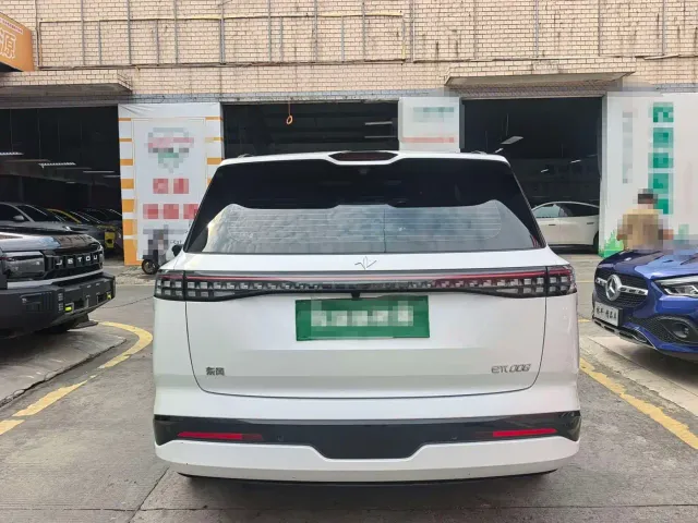 Dongfeng eπ 008 — Фото автомобиля 12