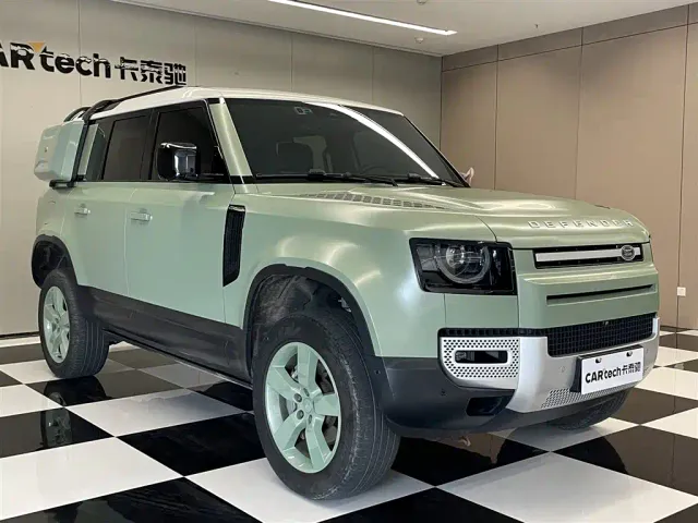 Land Rover Defender — Фото автомобиля 3