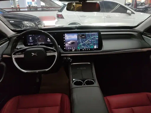 Xpeng P7 — Фото автомобиля 9