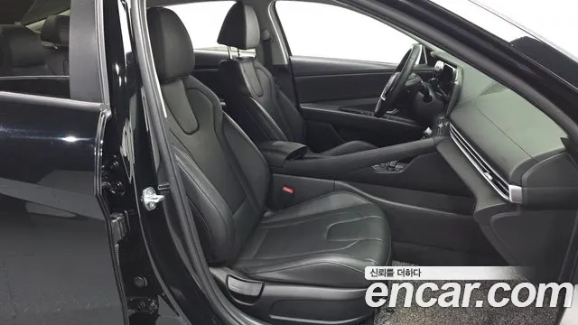 Hyundai AVANTE Новый Avante (CN7) — Фото автомобиля 12