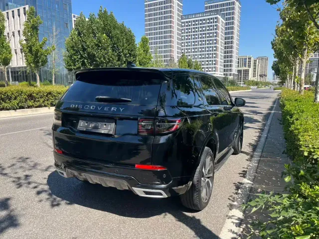 Land Rover Discovery Sport — Фото автомобиля 9