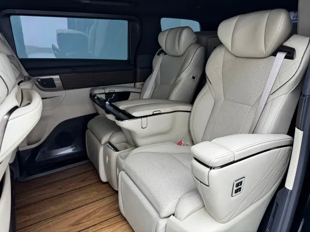 Toyota Alphard — Фото автомобиля 12