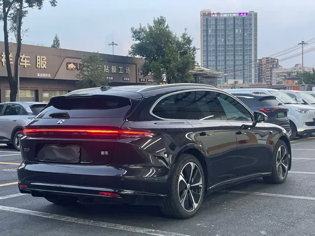 Nio ET5 Touring — Фото автомобиля 9