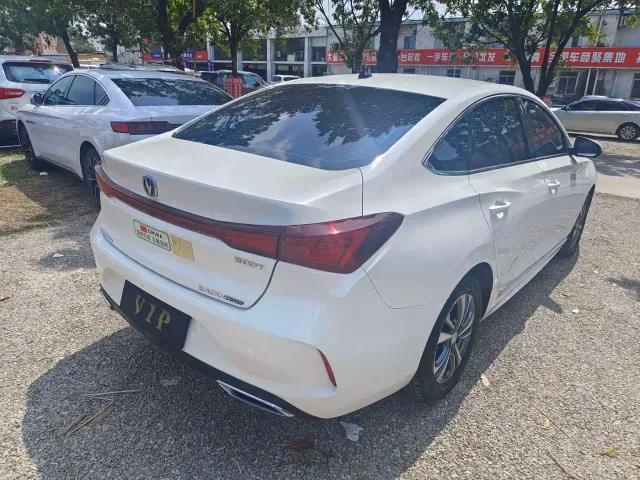 Changan Eado — Фото автомобиля 10