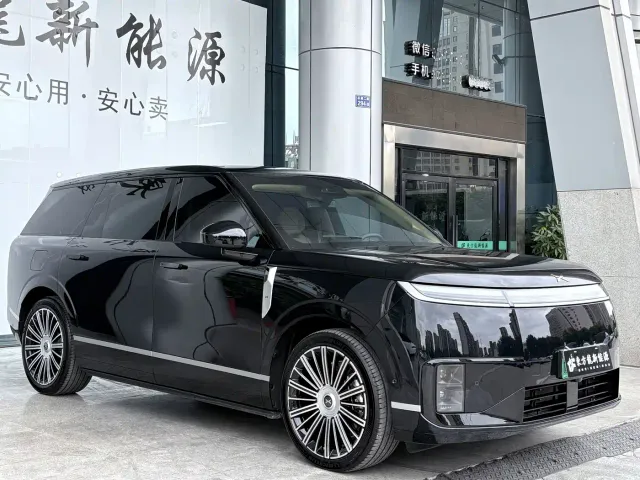 Xpeng GX — Фото автомобиля 3