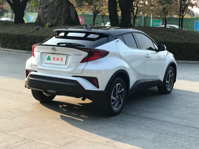 Toyota C-HR — Фото автомобиля 6