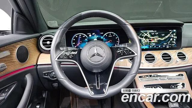 Mercedes-Benz E-Class — Фото автомобиля 13